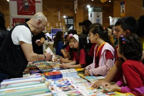 Kepez Kitap Fuarı’na büyük ilgi