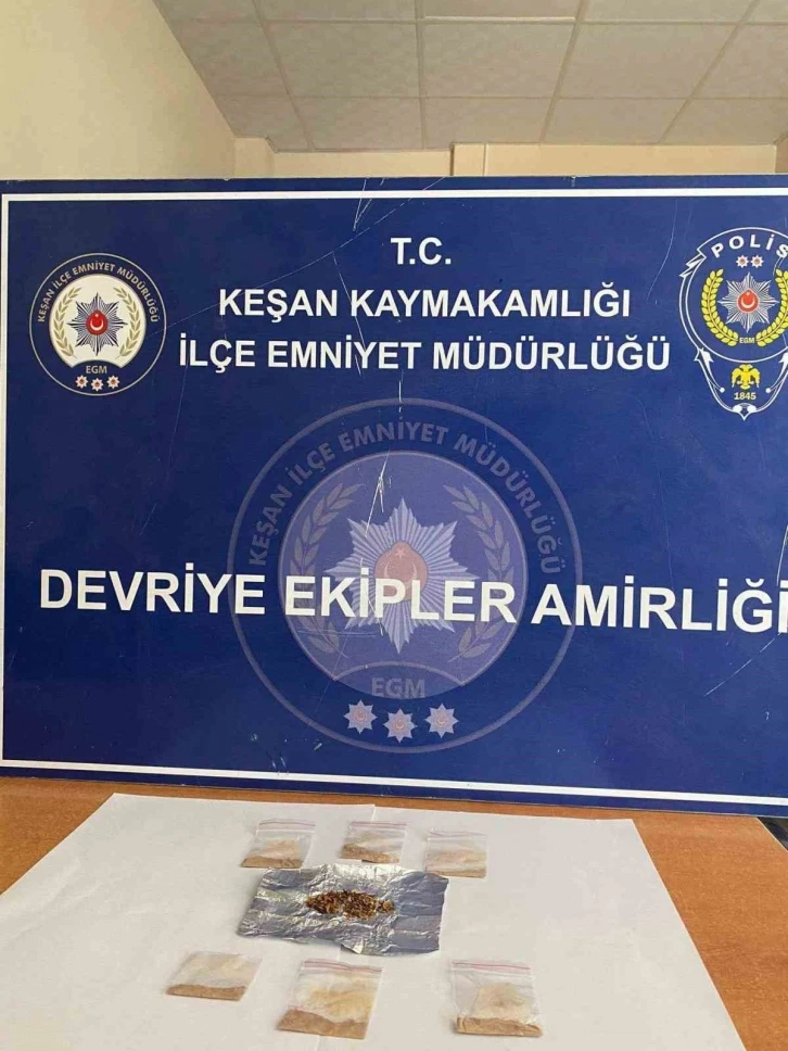 Keşan’da 2 şüphelinin üst aramasında uyuşturucu ele geçirildi
