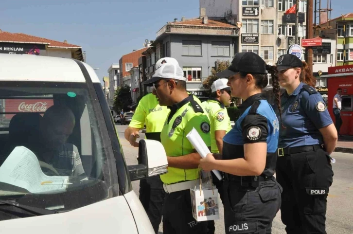 Keşan’da sürücüler, “Sizi seviyoruz” sözleri ile uyardığı polise teşekkür etti
