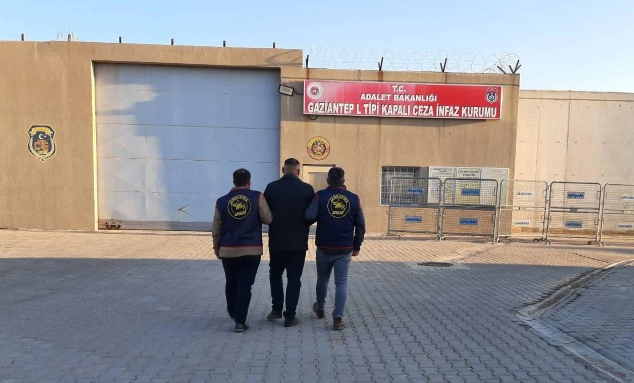 Kesinleşmiş 11 yıl cezası ve 16 suç kaydı bulunan firari şahıs yakalandı