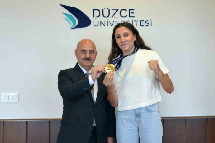 Kick Boks dünya şampiyonu oldu
