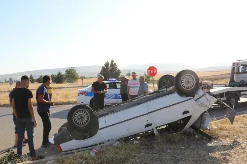 Kilis-Gaziantep yolunda feci kaza! 2 yaralı