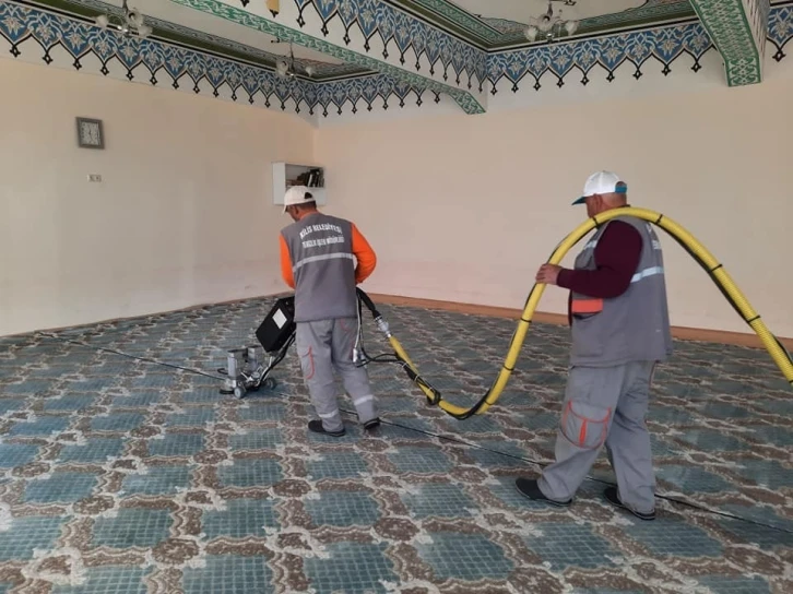 Kilis’te camilerde Ramazan temizliği sürüyor
