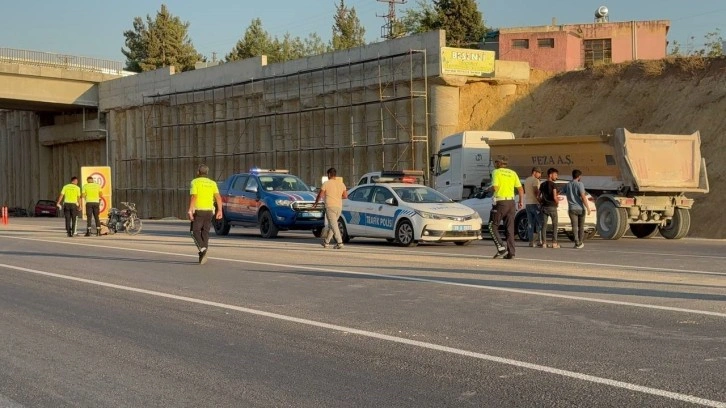 Kilis’te motosiklet ile hafriyat kamyonu çarpıştı: 1 ağır yaralı