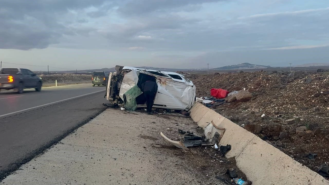 Kilis’te takla atan otomobilde can pazarı: 5 yaralı
