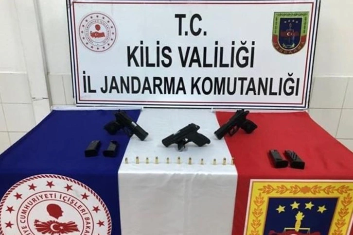 Kilis’te tabanca ile mühimmat operasyonu