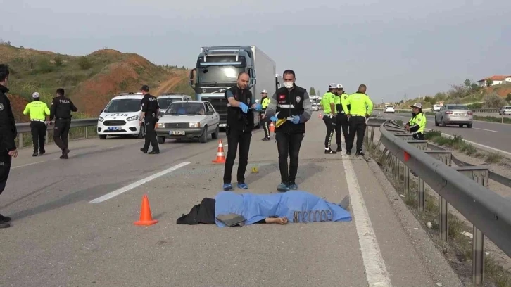 Kırıkkale’de feci kaza: Camdan fırlayan sürücü hayatını kaybetti
