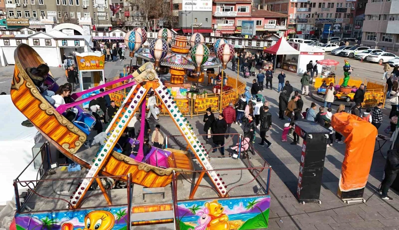 Kırıkkale’de Ramazan Sokağı’na yoğun ilgi
