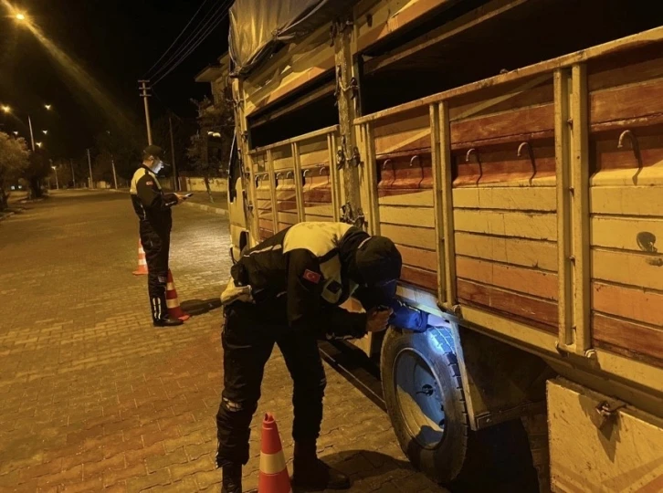 Kırklareli’de kış lastiği uygulaması: 136 sürücüye ceza
