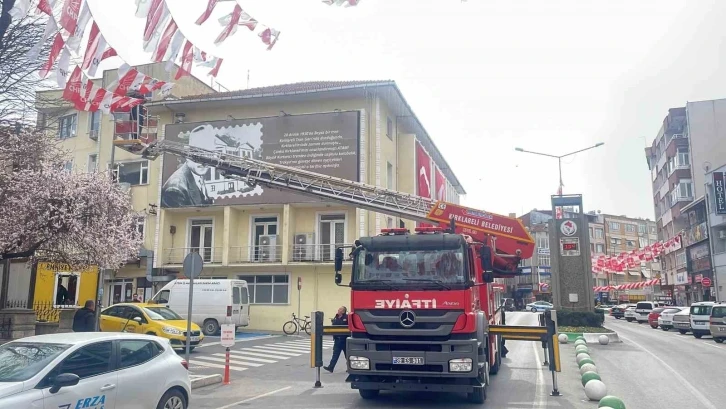 Kırklareli’de seçim için asılan afiş, poster ve bayraklar kaldırıldı
