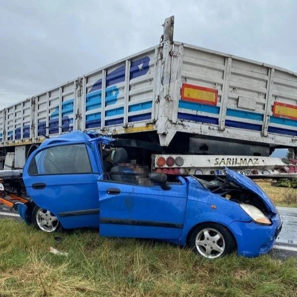 Kırklareli’de tır ile otomobil çarpıştı: 1 ölü
