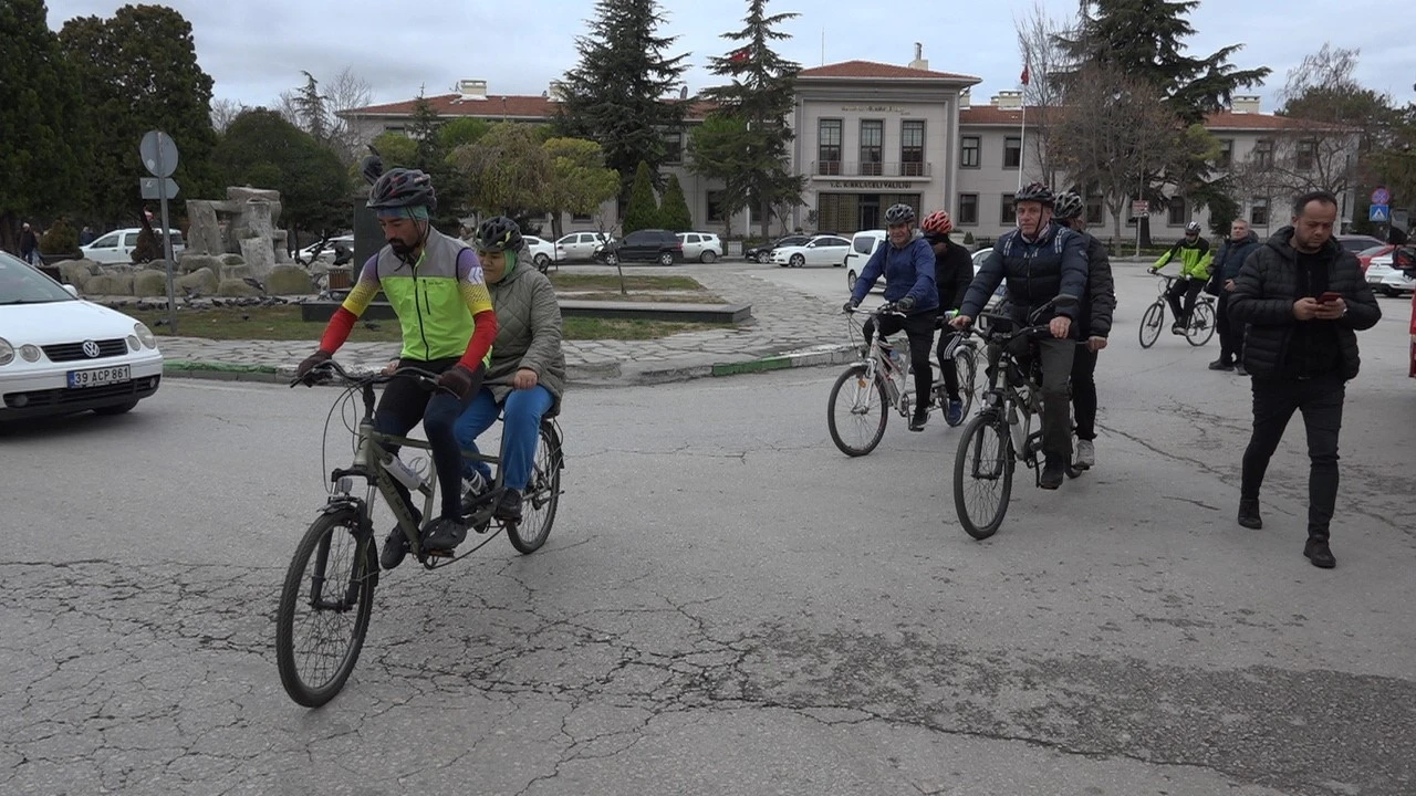 Kırklareli’nde 3 Aralık Dünya Engelliler Gününde farkındalık için pedala bastılar
