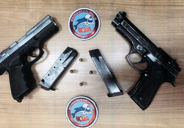 Kırklareli’nde aranması olan 23 şahıs yakalandı: Ruhsatsız tabanca ve av tüfeği ele geçirildi
