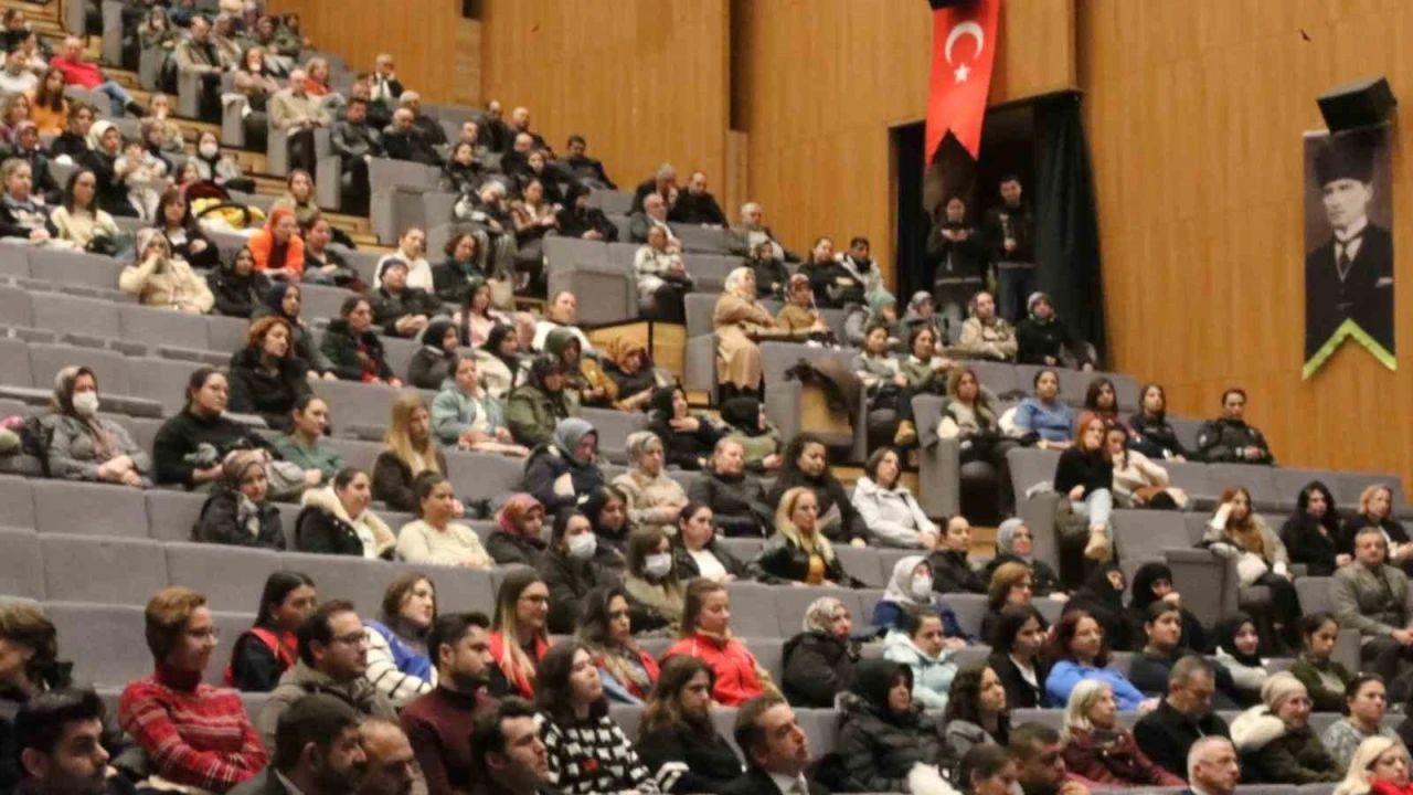 Kırklareli’nde &quot;En İyi Narkotik Polisi Anne projesi&quot; eğitimi toplantısı yapıldı
