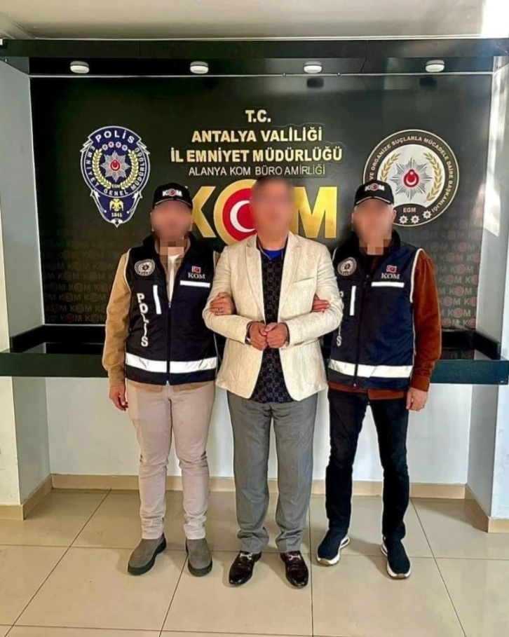 Kırmızı bültenle aranan şahıs Antalya’da yakalandı
