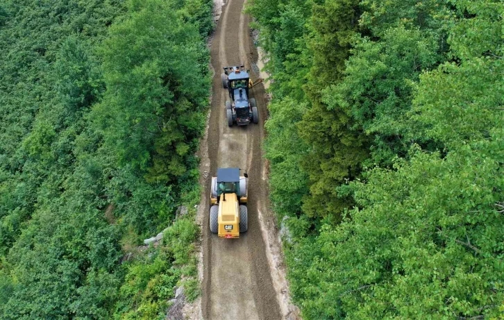 Kırsal mahallelerde yol çalışmaları devam ediyor
