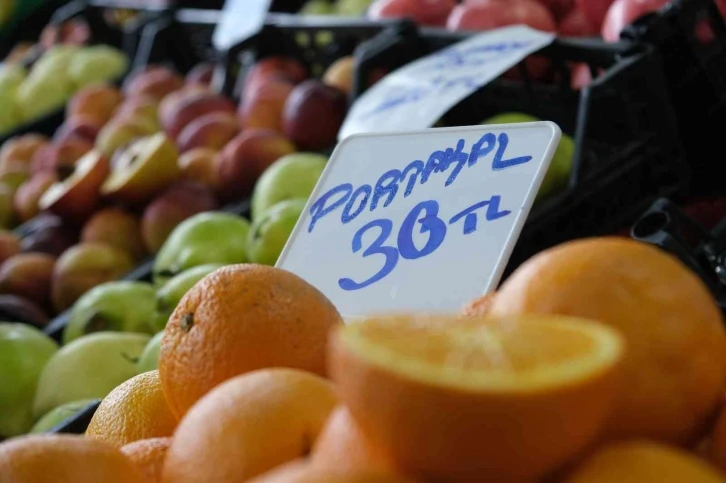 Kış meyve ve sebzeleri pazarda yerini alıyor
