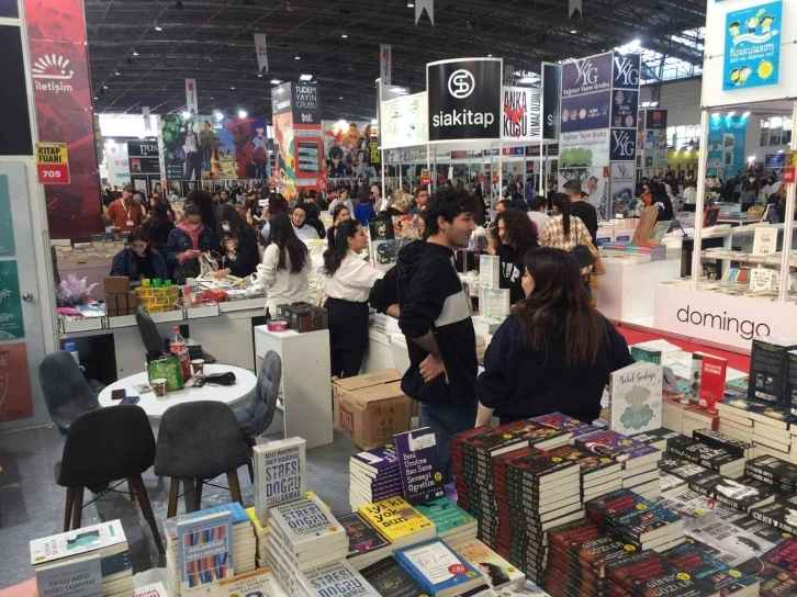 Kitap fuarına yoğun ilgi
