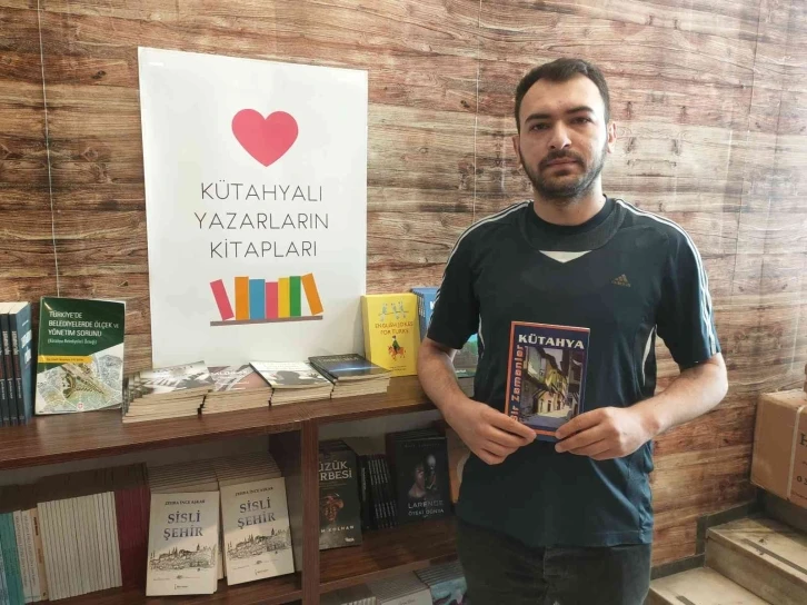 Kitapçıda ’Kütahyalı yazarlar’ rafı
