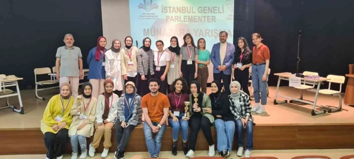 Kız İmam Hatip lisesi öğrencileri, ‘Parlamenter Münazara Yarışmasında’ ter döktü
