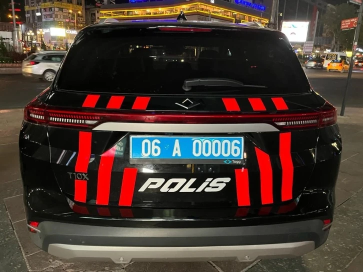 Kızılay Meydanı’nda polis aracı Togg görevde
