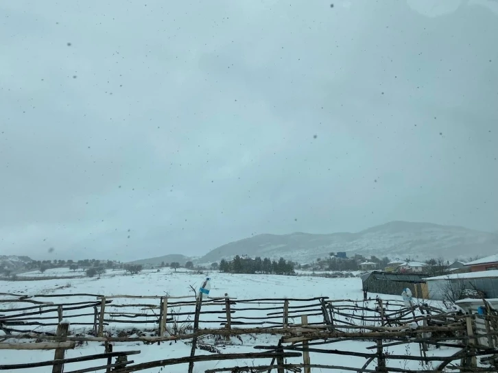 Kızılcahamam ve Çubuk’ta kar yağışı etkili oldu
