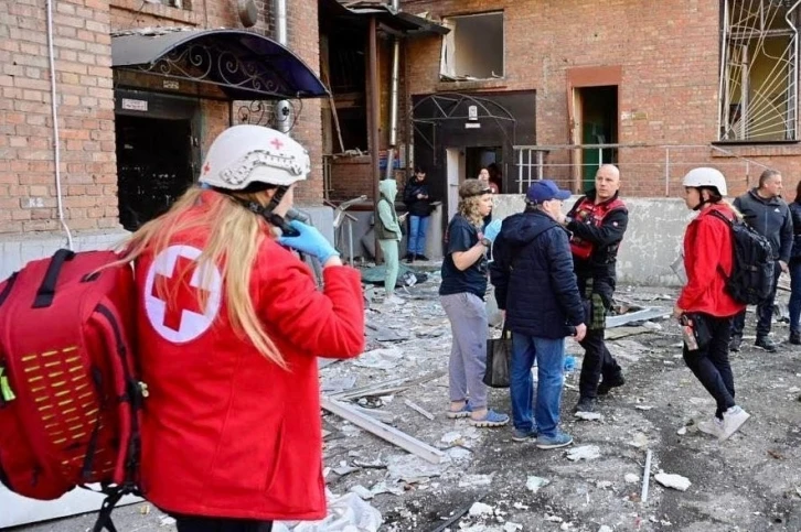 Kızılhaç ve Norveç Mülteci Konseyi, Ukrayna’daki saha çalışmalarına ara verdi
