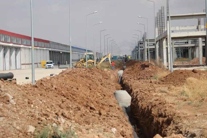 Kızıltepe Yeni Sanayi Sitesinde altyapı çalışmaları başlatıldı
