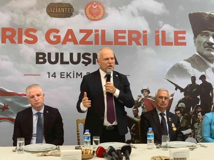 KKTC Meclis Başkanı Töre, Kıbrıs gazileriyle buluştu
