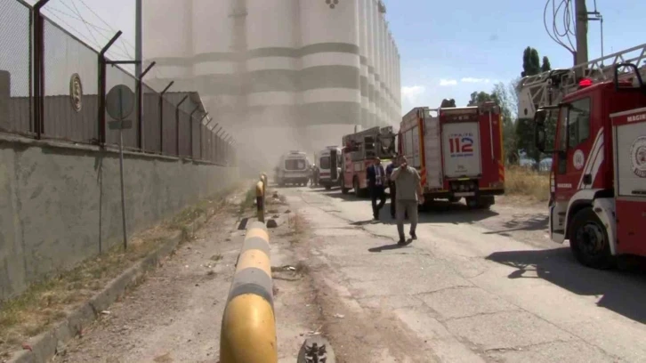 Kocaeli’de Derince Limanı mevkiinde meydana gelen patlamada ilk belirlemelere göre 4 kişi yaralandı
