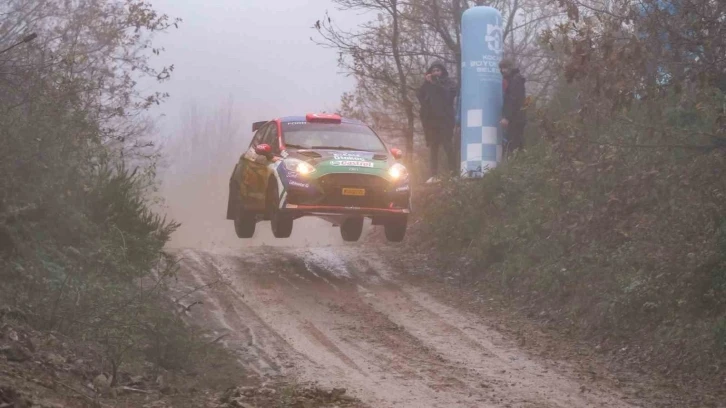 Kocaeli Rallisi nefes kesti: Ortalığı tozu dumana kattılar
