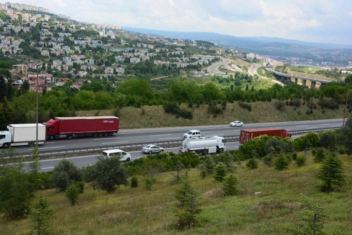 Kocaeli TEM Otoyolu’nda bayram öncesi trafik akıcı
