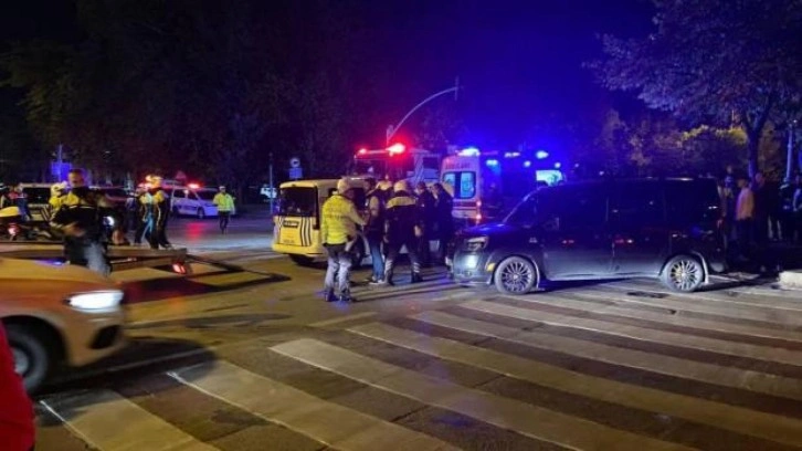 Kocaeli'de polis arabası ile hafif ticari araç çarpıştı: 2’si polis 5 yaralı