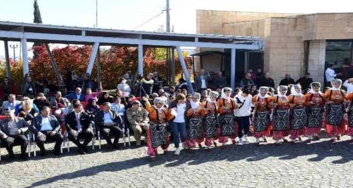 Komagene kürekçileri madalyalarını Perre antik kentinde aldı