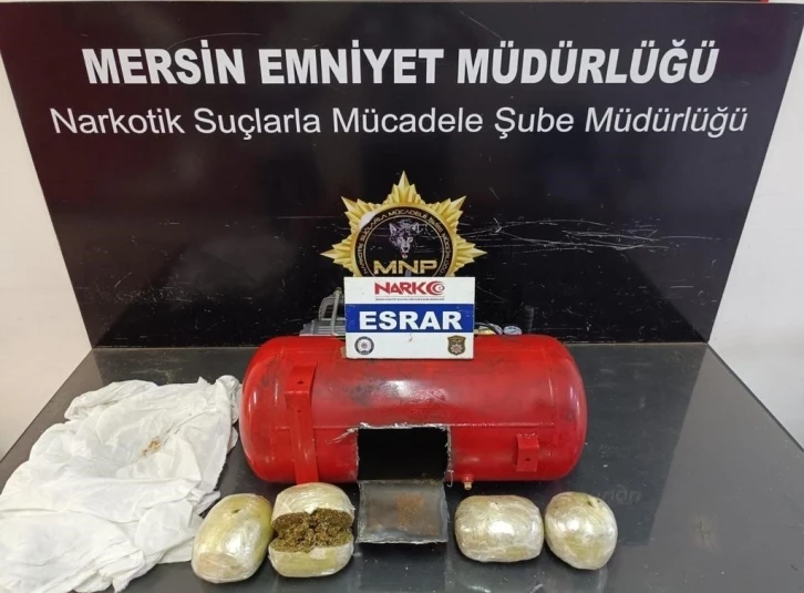 Kompresör içinde 2 kilo esrar ele geçirildi
