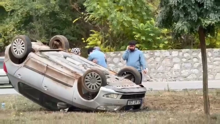 Kontrolden çıkan araç takla attı, genç çift hafif yaralandı
