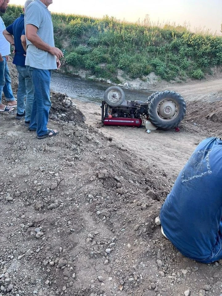 Kontrolden çıkan traktör devrildi: 1 ölü, 1 yaralı
