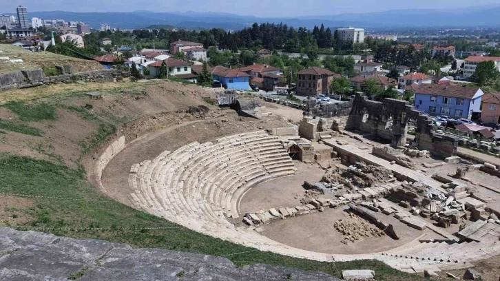 Konuralp’te tarihi mesai
