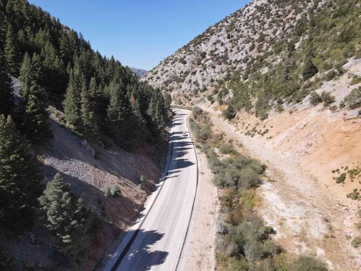 Konya Büyükşehir bu yıl Derebucak’a 13,4 kilometre mahalle yolu kazandırdı
