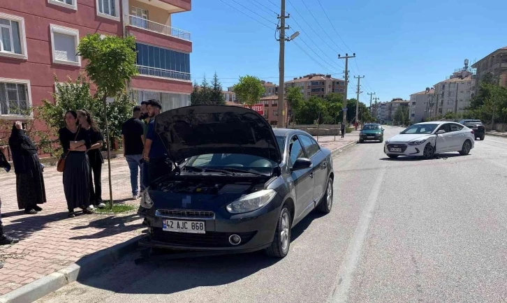 Konya’da 2 otomobil çarpıştı: 1 yaralı
