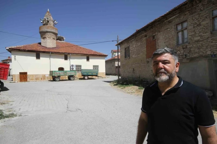 Konya’da 658 yıllık cami güdük minaresiyle dikkat çekiyor
