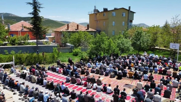 Konya’da çiftçiler yağmur duasında buluştu
