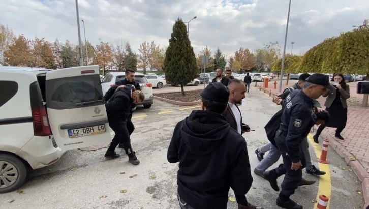 Konya’da hayvana eziyet eden şüpheliler tutuklandı
