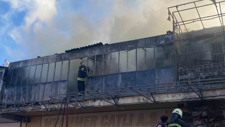 Konya’da Toptancılar Çarşısında yangın
