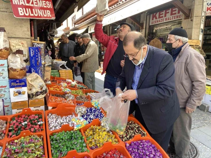 Konya’nın tarihi pazarlarında bayram hareketliliği
