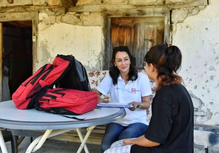 Konyaaltı Belediyesi’nden kırsaldaki çocuklara kırtasiye desteği
