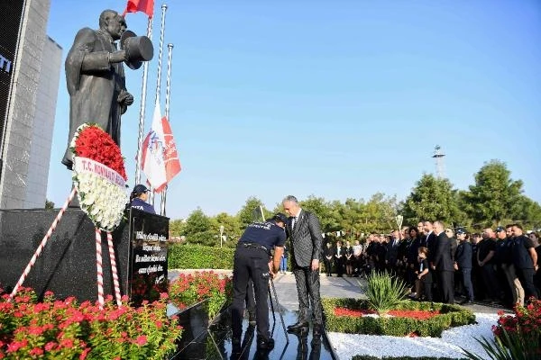 Konyaaltı'nda Ata'ya saygı töreni