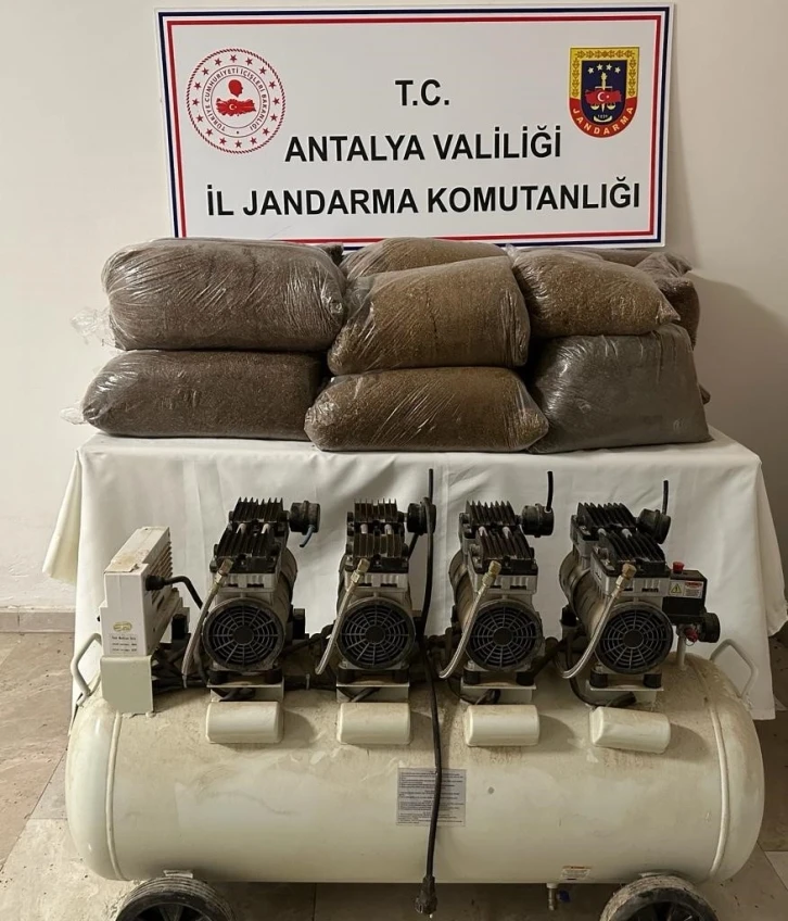 Konyaaltı’nda jandarmadan kaçak tütün operasyonu
