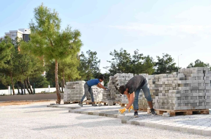 Konyaaltı okullarında çalışmalar sürüyor
