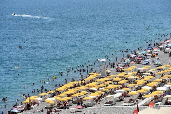 Konyaaltı Sahili'nde bayram boyunca her keseye uygun eğlence